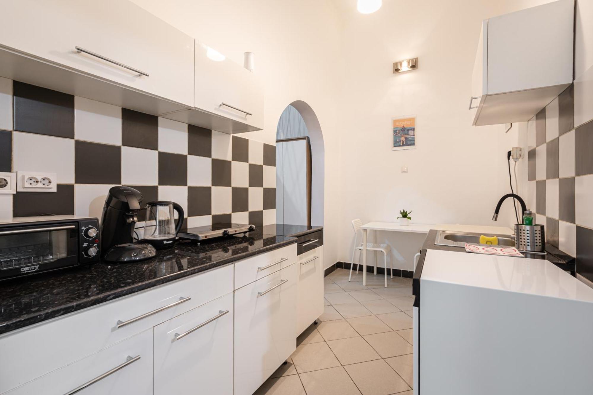 Affordable Heroes' Square Residence Budapest Eksteriør billede
